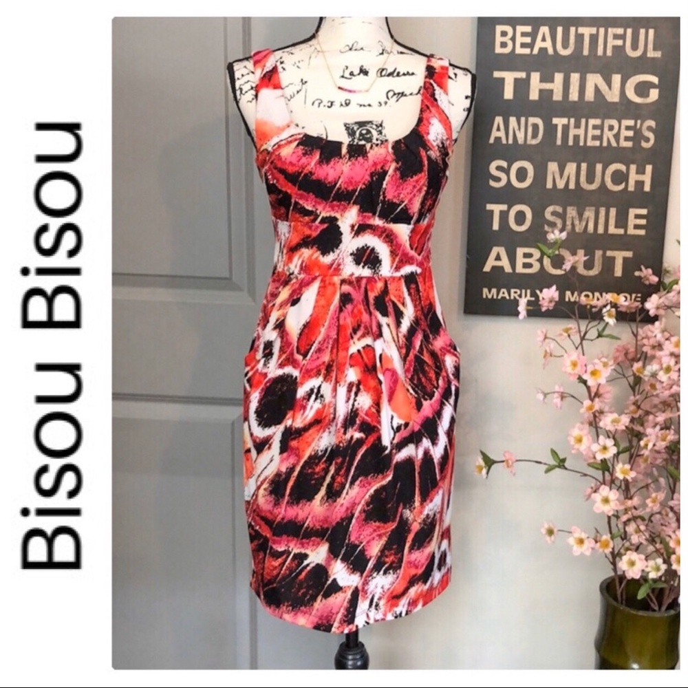 💕Beautiful Bisou Bisou Abstract Print Dress💕